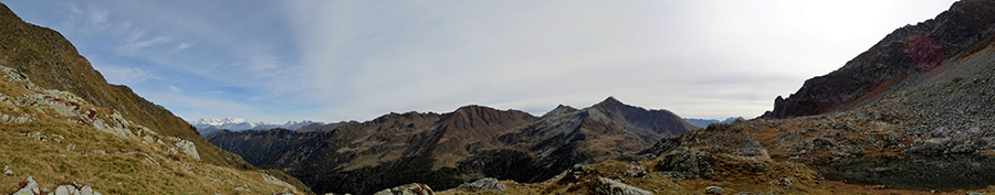 Al Laghetto dei dossi salendo dal Passo di Dordona alla Bocchetta dei lupi